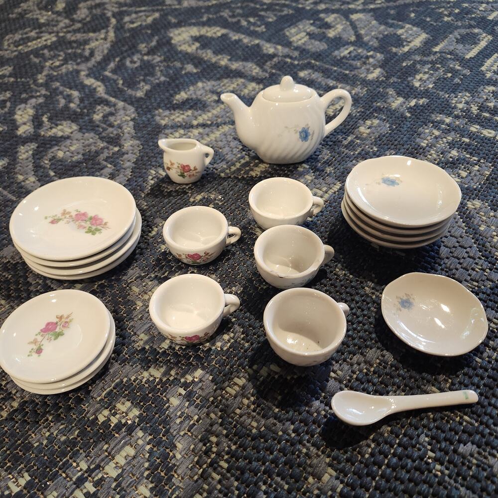 20 Piece Miniature China Tea Set Chilton Toys Moss Rose Child's Play Set Vtg